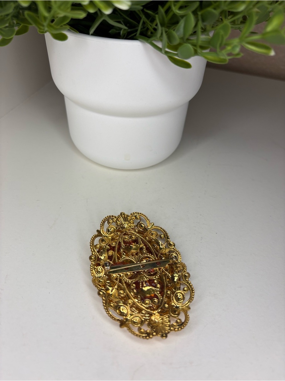 Vintage Art Nouveau Revival Gold Tone Filigree Cameo Brooch Pin Pearlescent Lady - Picture 8 of 11